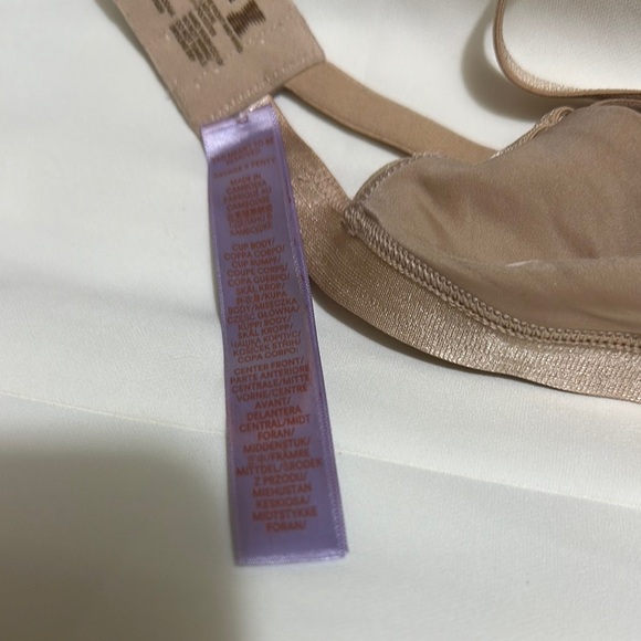 Savage X Fenty Tan Seamless Bra with Molded Cups - Picture 8 of 9